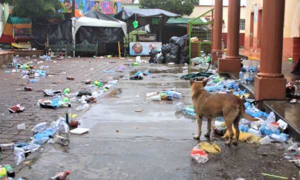 Fiesta in Plaza de San Cristóbal Zapotitlán ends with trash