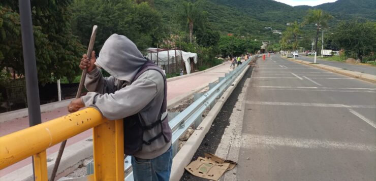 Work on the Chapala-Jocotepec bicycle lane nearing completion
