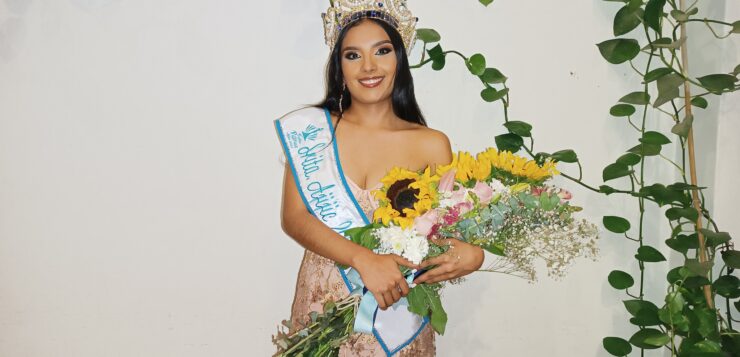 Danna Rodriguez is the new Queen of Ajijic Fiestas Patrias