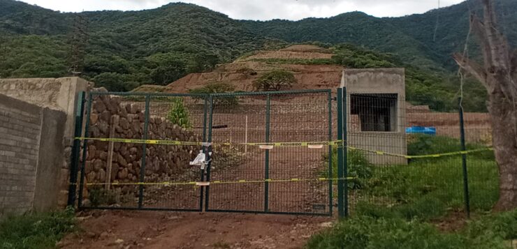 Work on San Juan Cosalá hill closed down