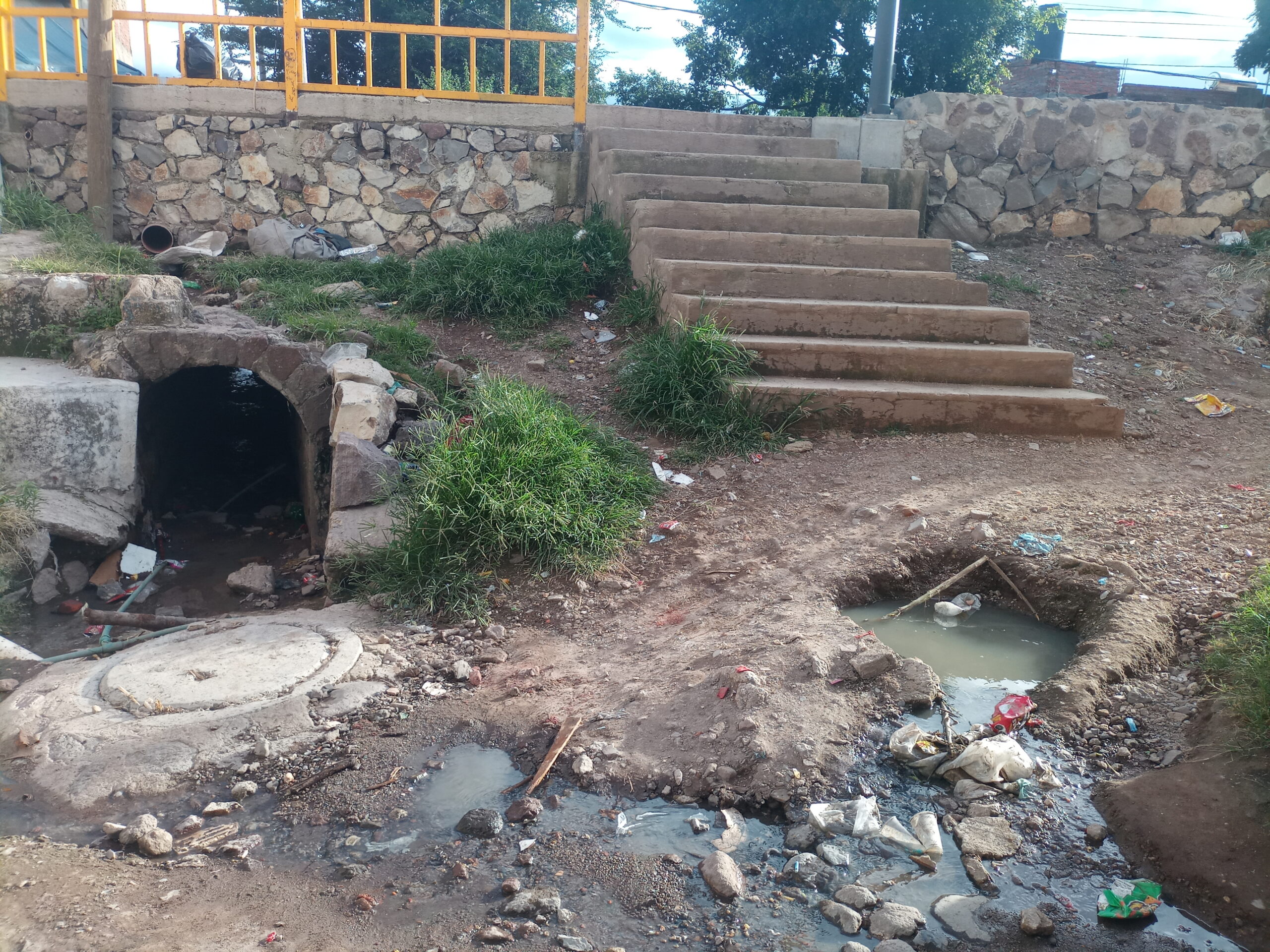 Sewage still spilling in San Juan Cosalá