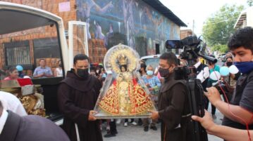 Ajijic prepares for the Virgin of Zapopan