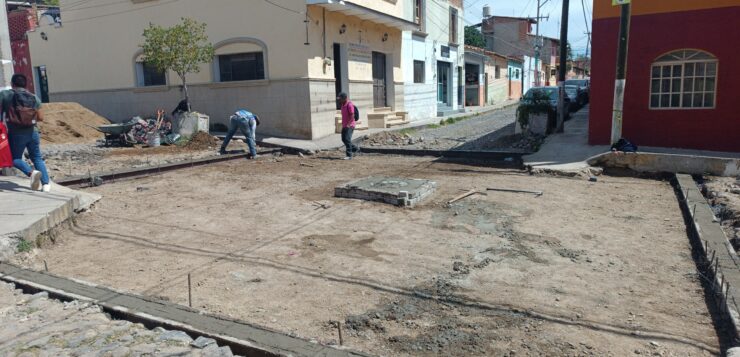 Ajijic's crosswalks project is ahead of schedule and moving fast