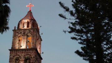 Señor del Monte cracks enlarged by earthquakes