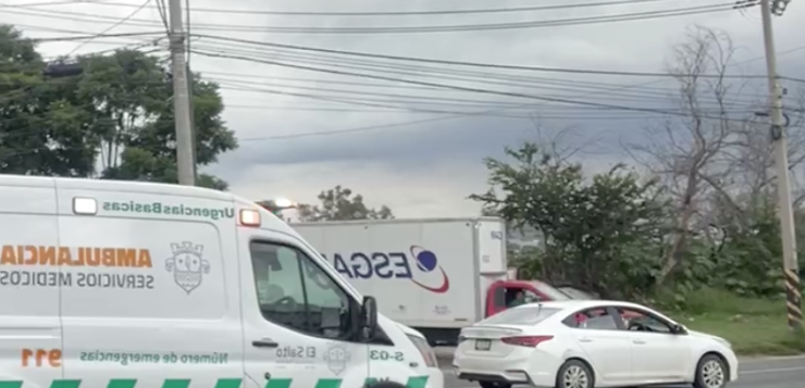 Trailer kills motorcyclist on the Guadalajara-Chapala highway