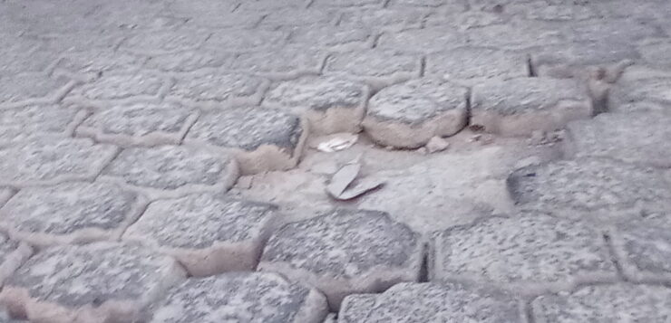 PHOTONOTE: Ramon Corona street with sunken cobblestones