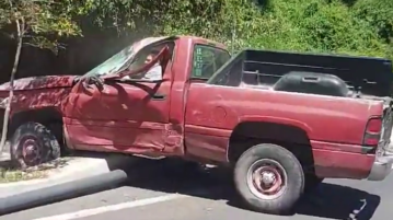 Pickup crashes and knocks down street lights in La Milagrosa Park