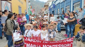 Over a thousand people enjoyed Ajijic Revolution parade