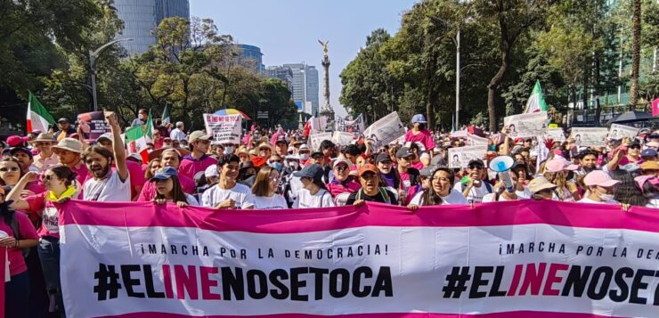 Thousands march in Mexico in defense of INE