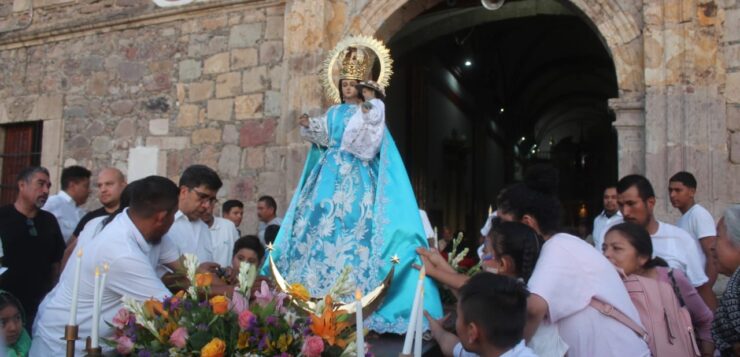 Up to 2, 000 people joined Virgin of the Rosary’s Ajijic arrival