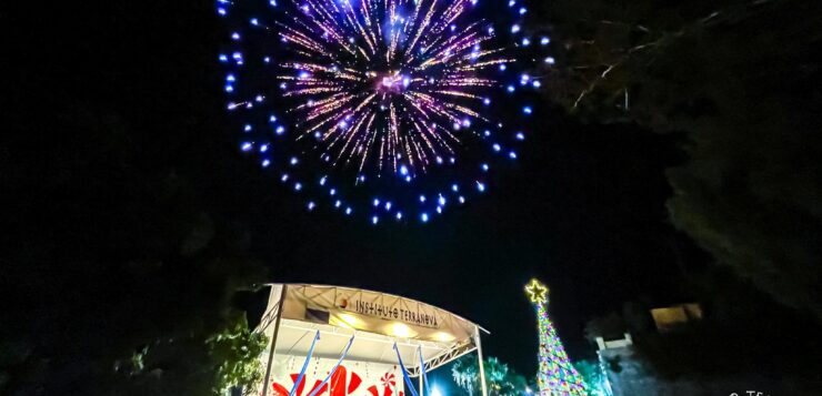 Terranova Institute closes the year with a Christmas festival Chapala President Aguirre lights the tree