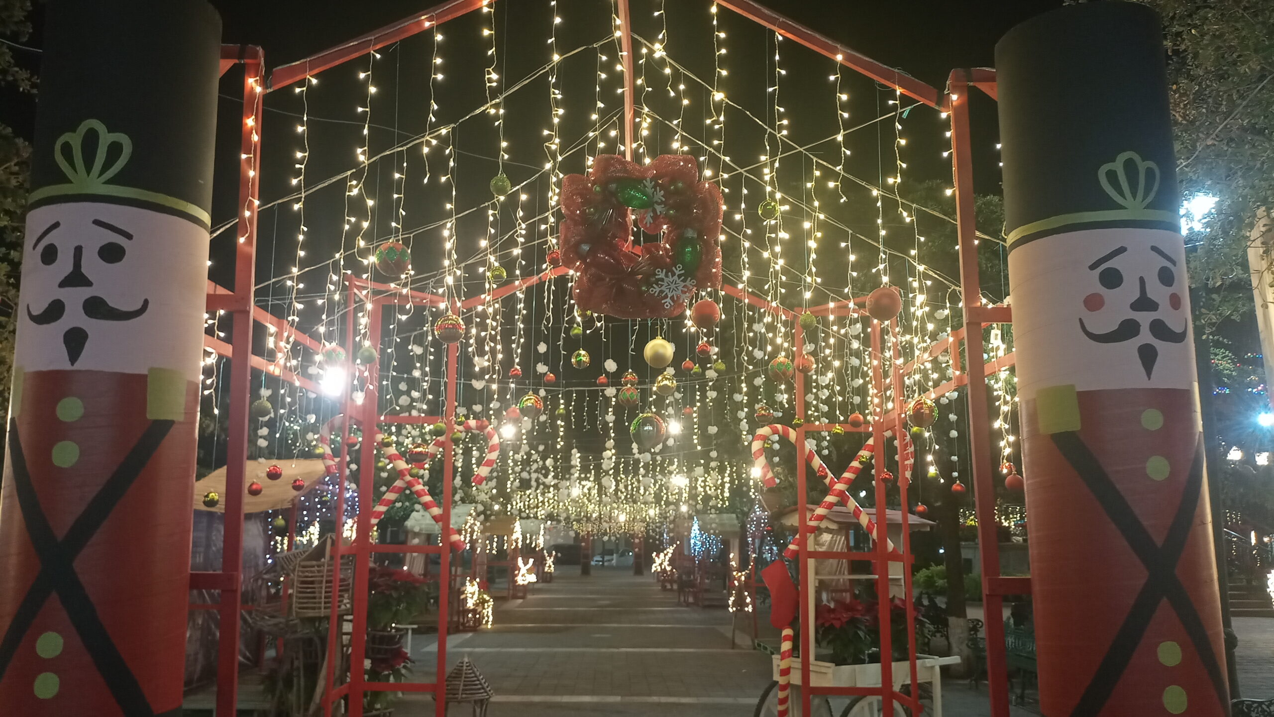 Christmas lights up the plaza of Jocotepec Many perfect picture spots