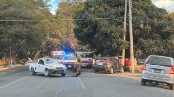 Two pickup trucks collide in La Floresta One person was injured in the accident