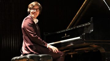 Piano prodigy joins LCO for Christmas with Rachmaninov