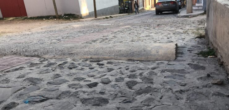 Juan Pablo II Street getting access to water Neighbors have been sharing access