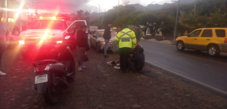 Riberas motorcycle accident injures woman