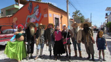 Thousands enjoy Shrove Tuesday parade in Ajijic