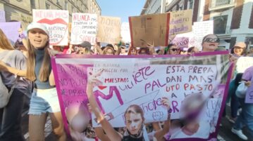 Chapala women's groups participate in Guadalajara 8M march