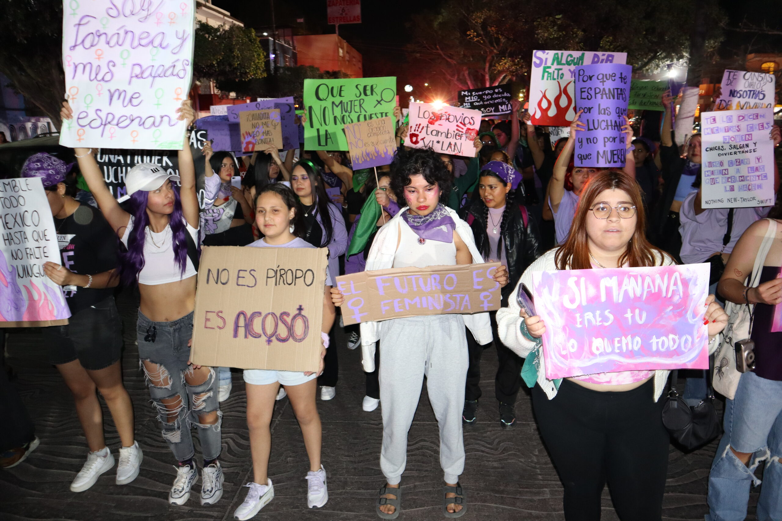 Sexual abusers denounced in 8M Women’s March with testimony and photos