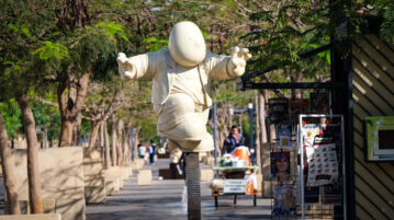 15 sculptures by Rodrigo de la Sierra installed along Paseo Alcalde