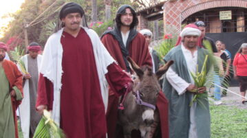 Holy Week: The re-enactment of the Passion of Christ wows in Ajijic