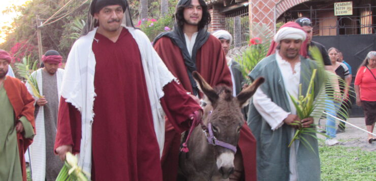 Holy Week: The re-enactment of the Passion of Christ wows in Ajijic