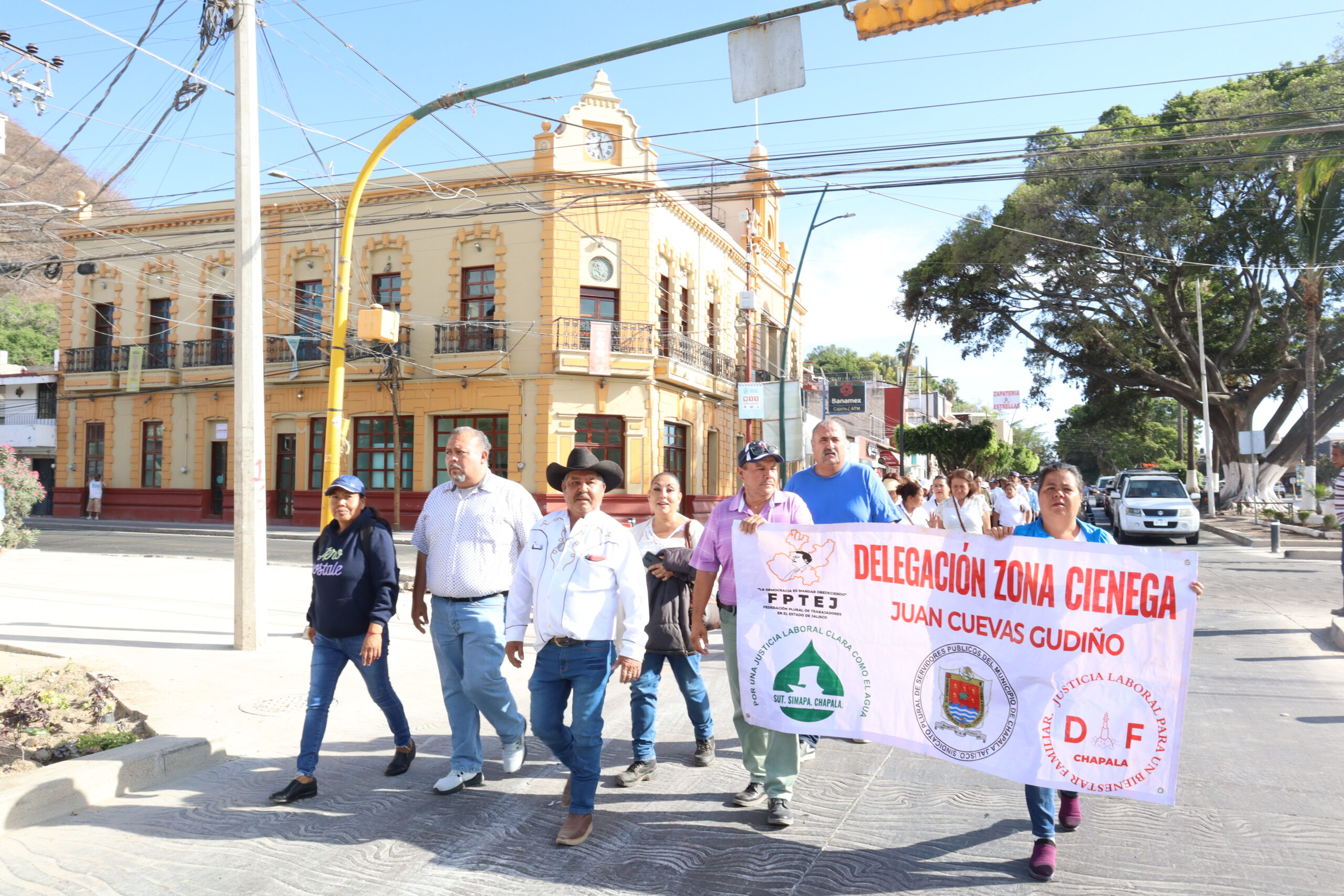 Two marches held in Chapala for Labor Day