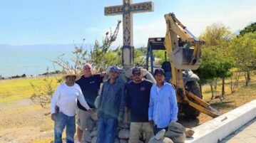 Barrio de Tecoluta now has its own cross