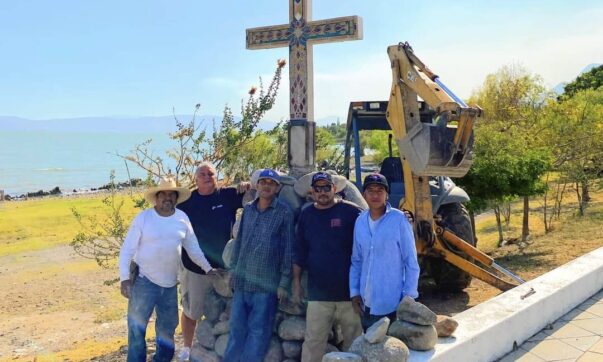 Barrio de Tecoluta now has its own cross