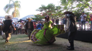 Great turnout for the Manos Solidarias kermesse