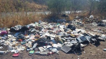 Illegal garbage removed from Jocotepec highway