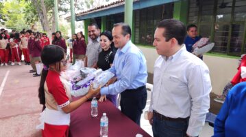 Chapala begins distribution of backpacks, school supplies and uniforms