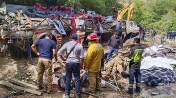27 die in Oaxaca after bus plummets into ravine