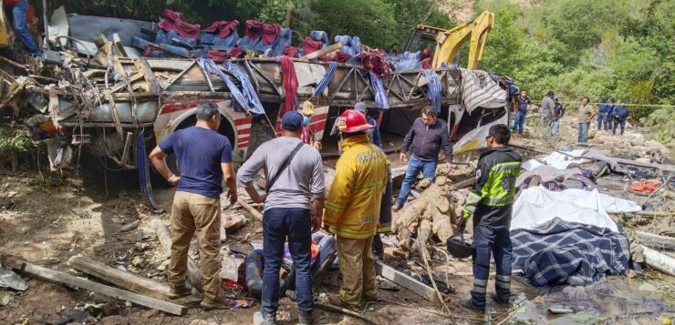 27 die in Oaxaca after bus plummets into ravine