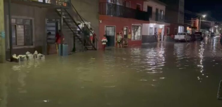 Flooding in Atotonilquillo damages homes