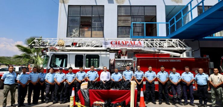 Raingear delivered to Chapala firefighters