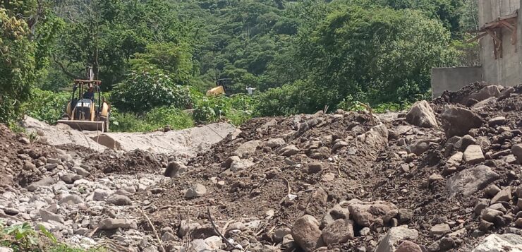 Partial stream blockage in upper San Juan Cosalá removed