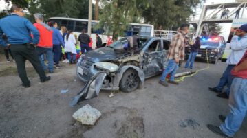 Bus crash leaves 15 injured on the Chapala highway