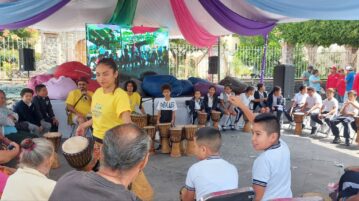 Chapala citizens participate in community peace program