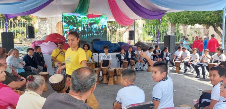 Chapala citizens participate in community peace program