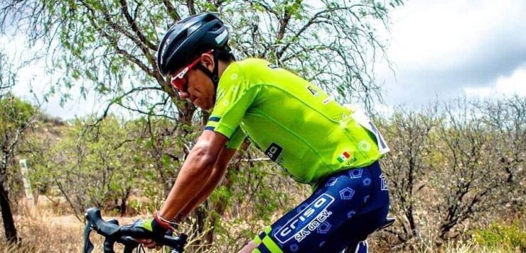 San Juan Cosalá cyclist Luis Villa prepares for nationals