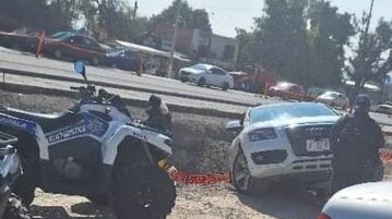 Luxury SUV stuck in Chapala construction pit