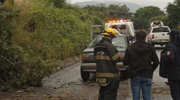 Single-vehicle crash at Ixtlahuacán curves