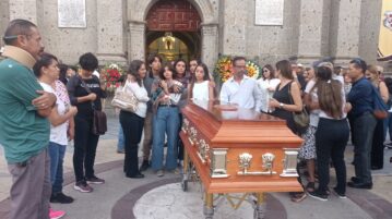 El Callejas’ life celebrated with applause and mariachi music