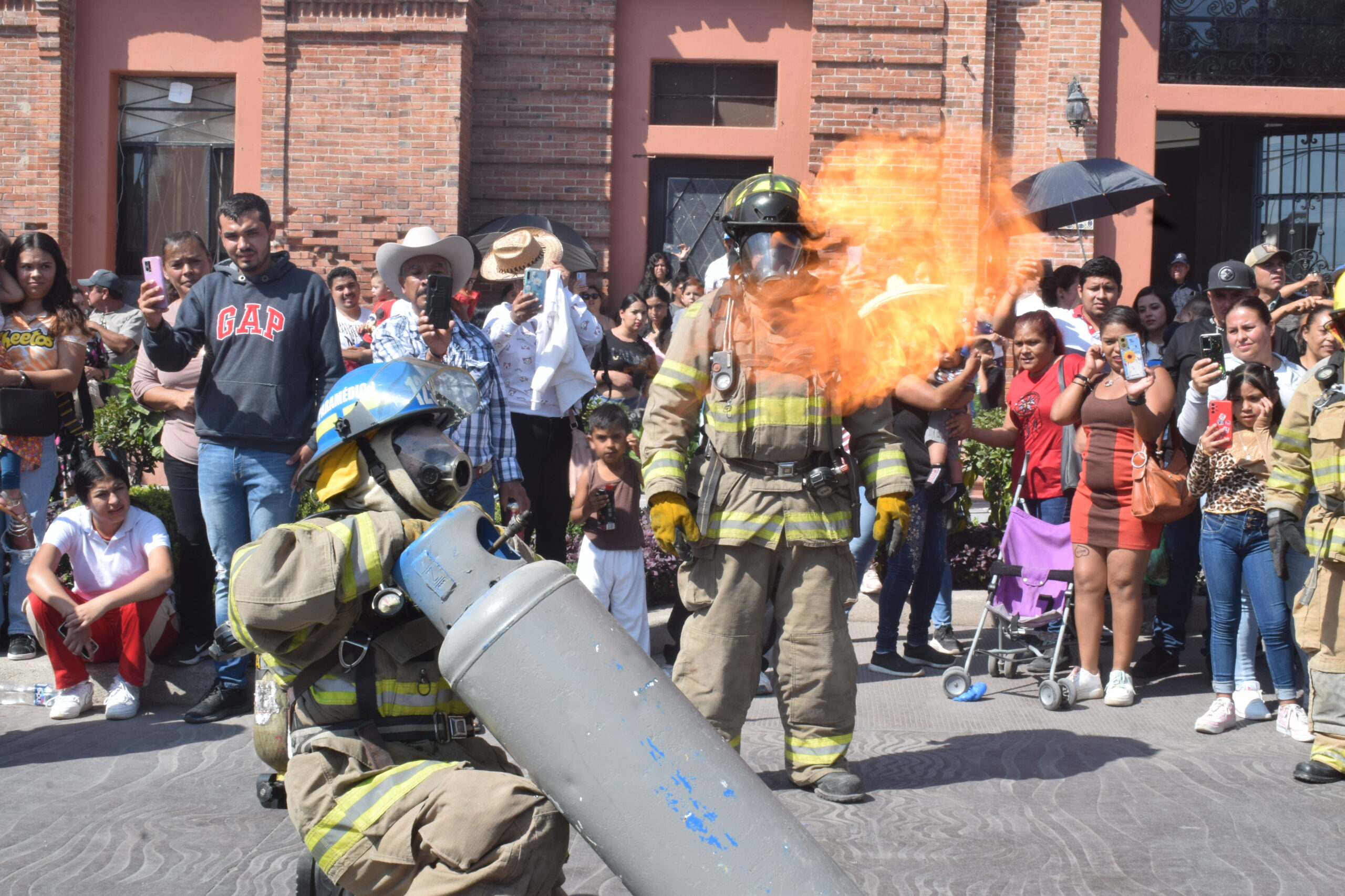 Bomberos steal the show at the Chapala Revolution Day parade