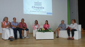 Survivors speak at Chapala DIF Cancer forum