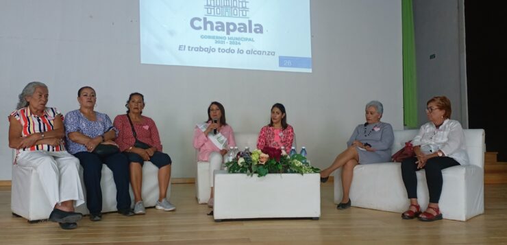 Survivors speak at Chapala DIF Cancer forum