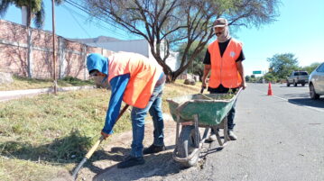 Bike path cleaning ongoing between Jocotepec and El Chante