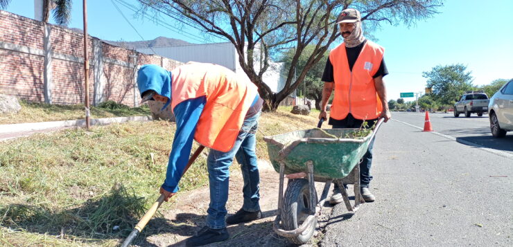 Bike path cleaning ongoing between Jocotepec and El Chante