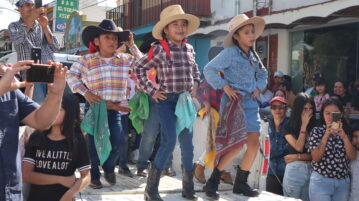 Parade commemorated Mexican Revolution in Ajijic on November 20